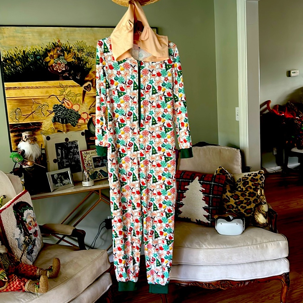 Holiday onesie! Adult small